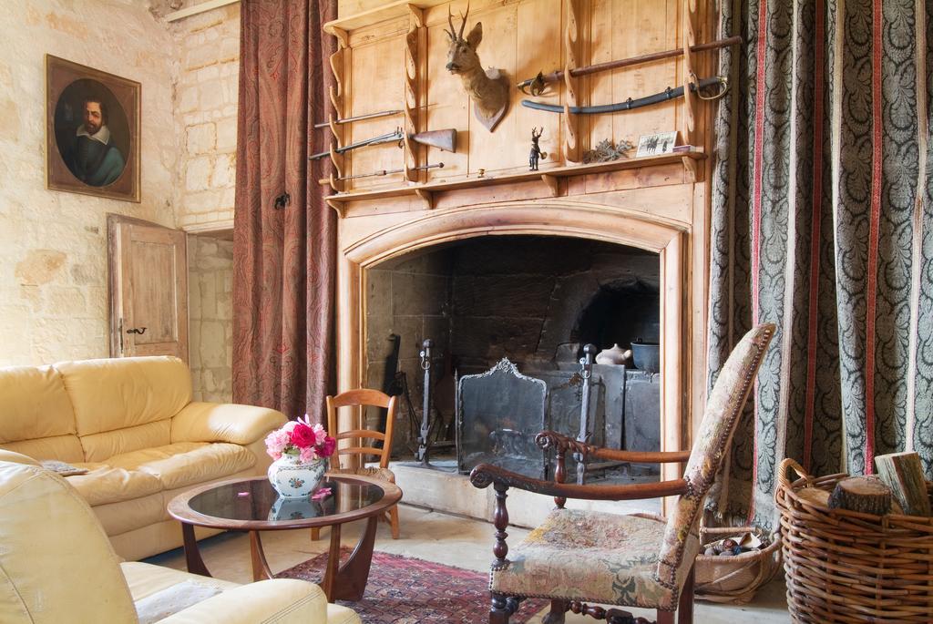 후아프 Chateau De La Roche Martel B&B 외부 사진