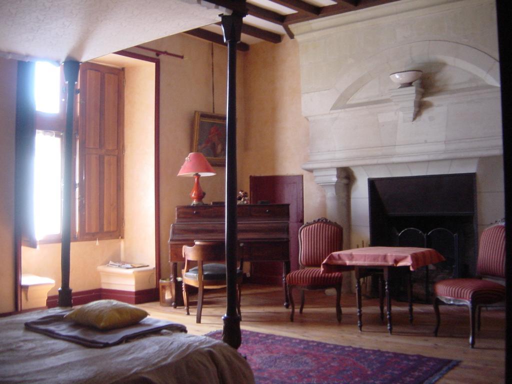 후아프 Chateau De La Roche Martel B&B 객실 사진