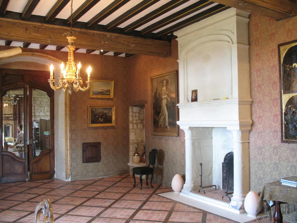 후아프 Chateau De La Roche Martel B&B 외부 사진